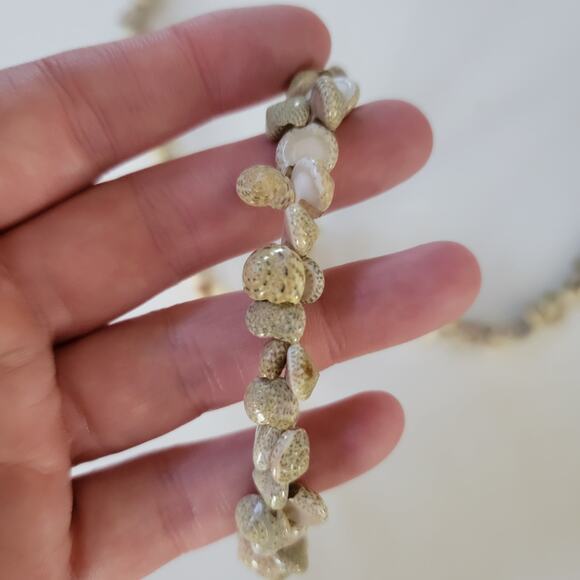 Natural Shell Bead Necklace in Beige and Cream Boho Coastal Style Beach Jewelry - Picture 9 of 10
